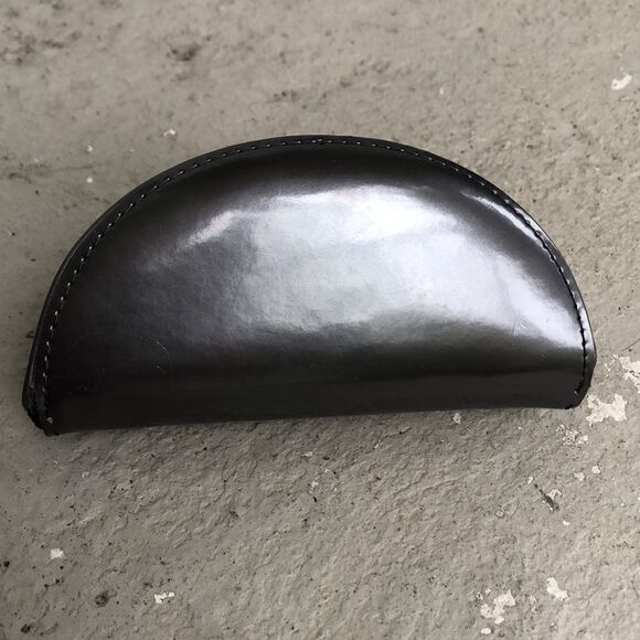 Alexander McQueen case - Picture 2 of 7